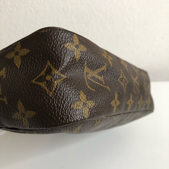 LV Paris Toilette 23 Bag. Date Code: TH January 1988 inside pocket under tag. - Picture 11 of 16